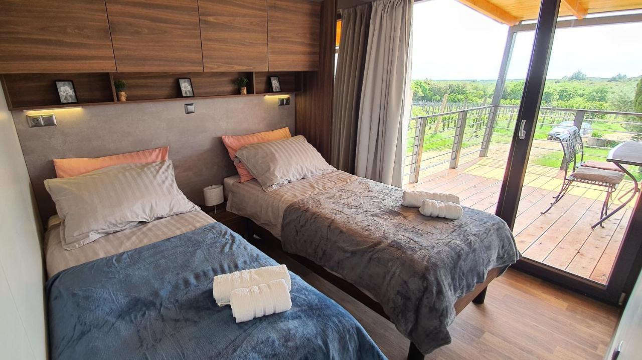 Collis Winery - Family & Friends - Mobilhome Rovinj Exterior photo
